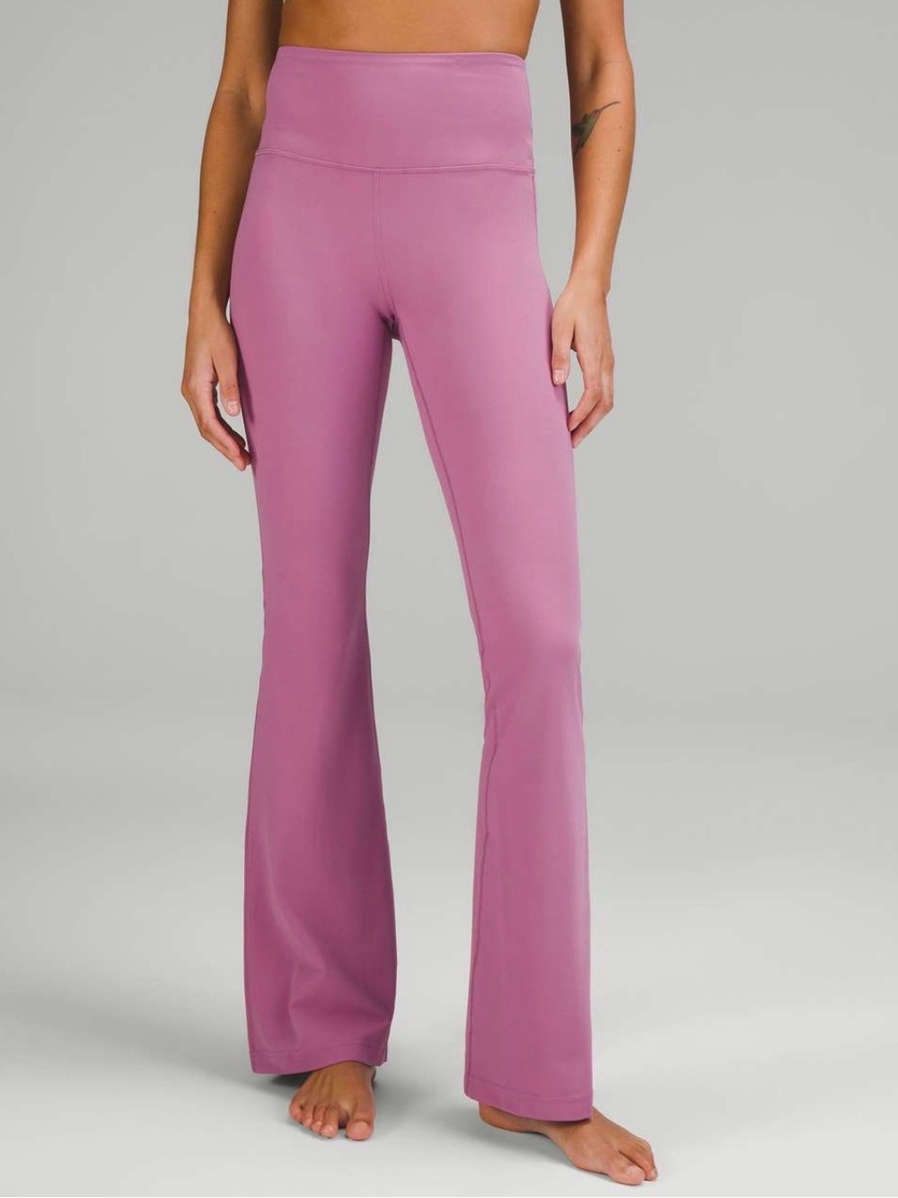 Lululemon Groove Super-High-Rise Flared
Pant *Nulu - Velvet Dust